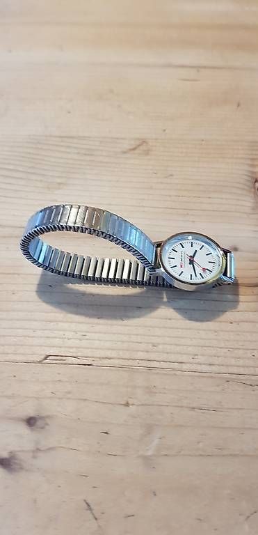 Orologi: Schweizer SBB Bahnhofs Armbanduhr Damen – Usato da Bern venduto da Domskeskulturservice 1
