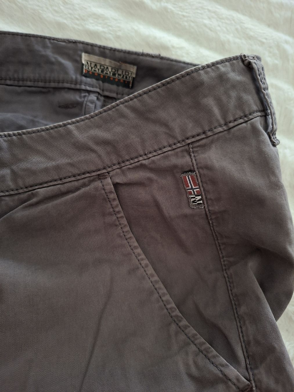 Napapijri Pantaloni: Short Napapijri, taille 33, – Usato da Renens VD venduto da ser_j2fn 3