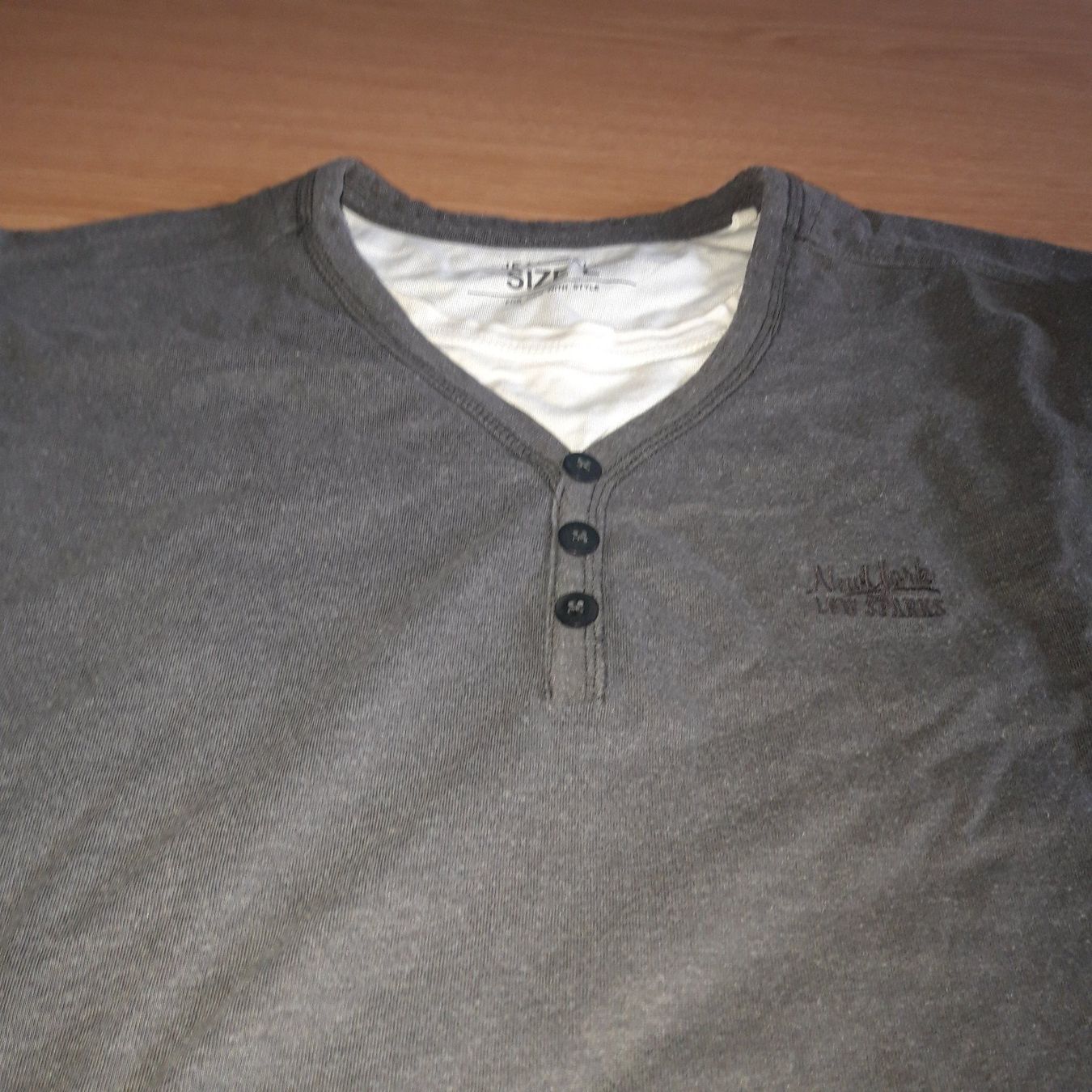 T-shirt: Herrenshirt – Usato da wolfertswil venduto da februartag 1