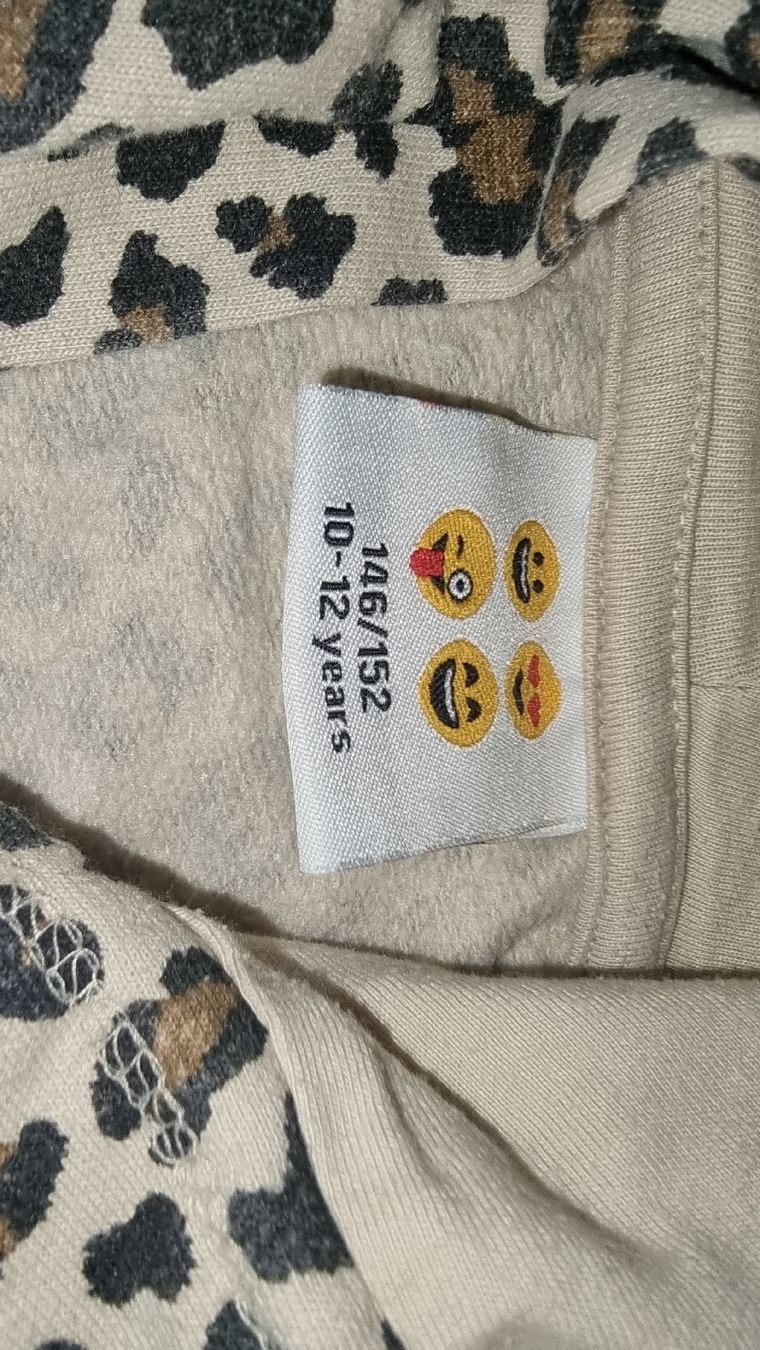 Maglioni & Felpe: Kapuzenpullover Gr.146/152 mit Wendepailletten-Emoji – Usato da Wigoltingen venduto da Zuckerfee84 2