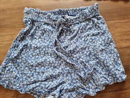 Kurze Hose Blumenmuster 
