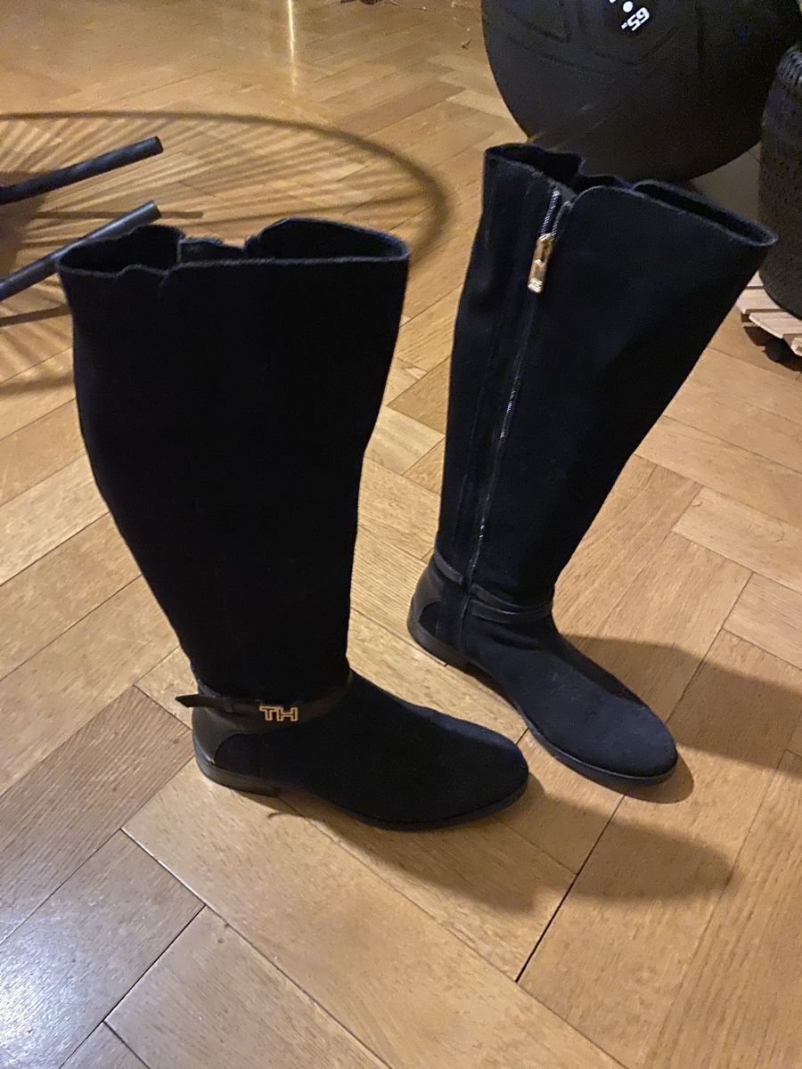 Tommy Hilfiger Scarpe da donna: Wildlederstifel Tommy Hilfiger – Nuovo (secondo la descrizione) da Zürich venduto da Viride