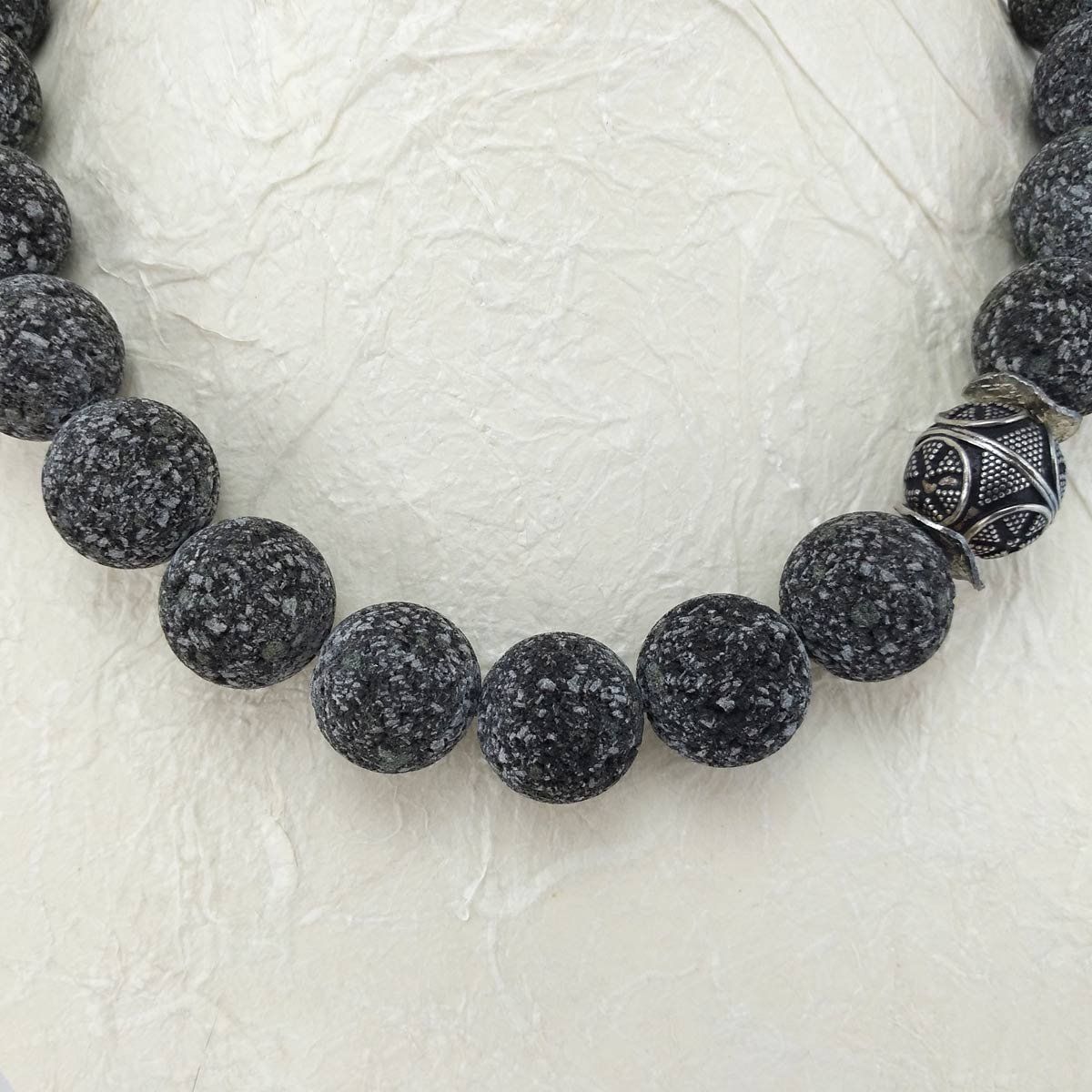 Ketten: Lava Halskette mit Silberkugel 18mm – Neu und originalverpackt aus Meilen von Byrd-bijoux 1