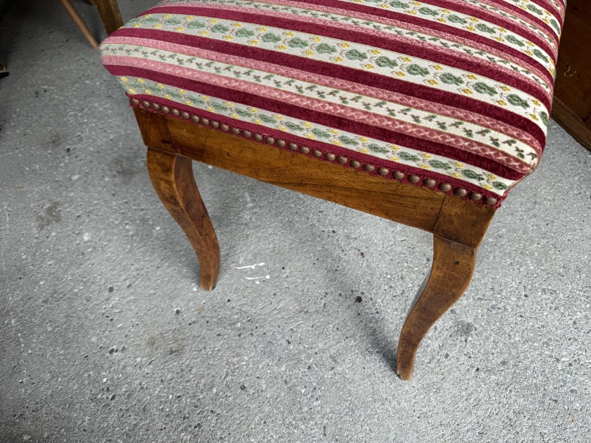 Sgabelli: Antiker Hocker . Vintage Look – Usato da Chur venduto da Meriva0 1