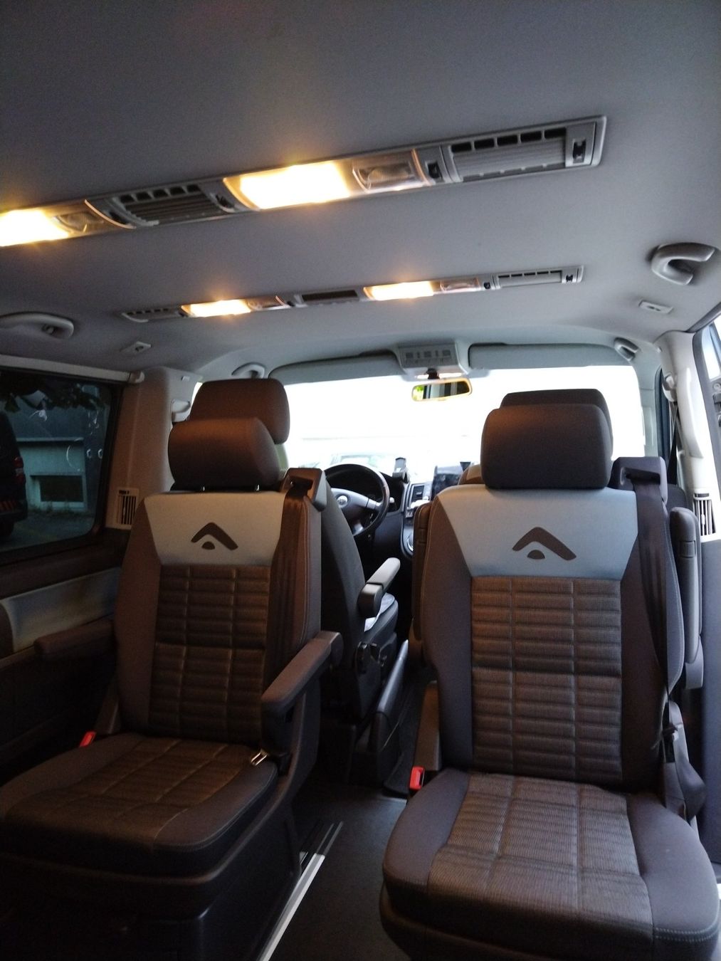 VW Automobili: VW T5 Multivan 2.5tdi 128kw Atlantis – Usato da Moutier venduto da Roman48 4