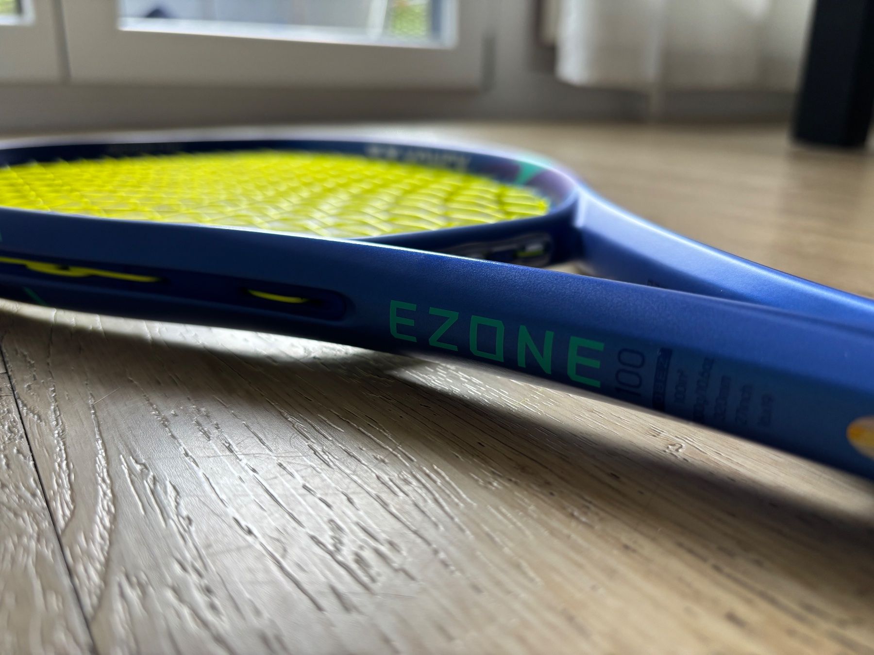 Yonex Raquettes: Yonex Ezone 100 V8 2025 - Griff 4 – D'occasion à Goldach par fairtrade90 1