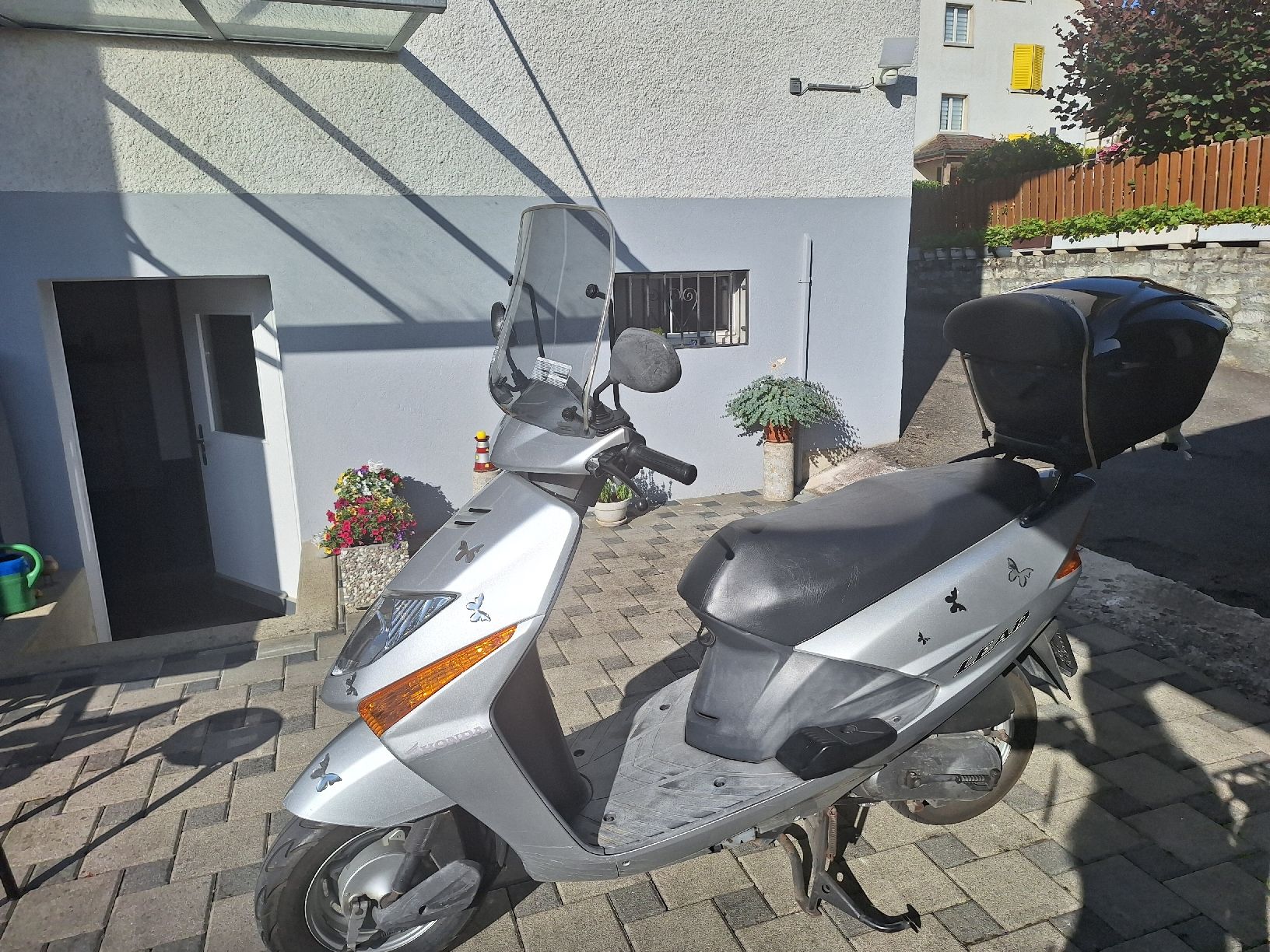 Honda Scooter: Honda SCV Lead 100 – Usato da Gümligen venduto da mel_j9p9 1