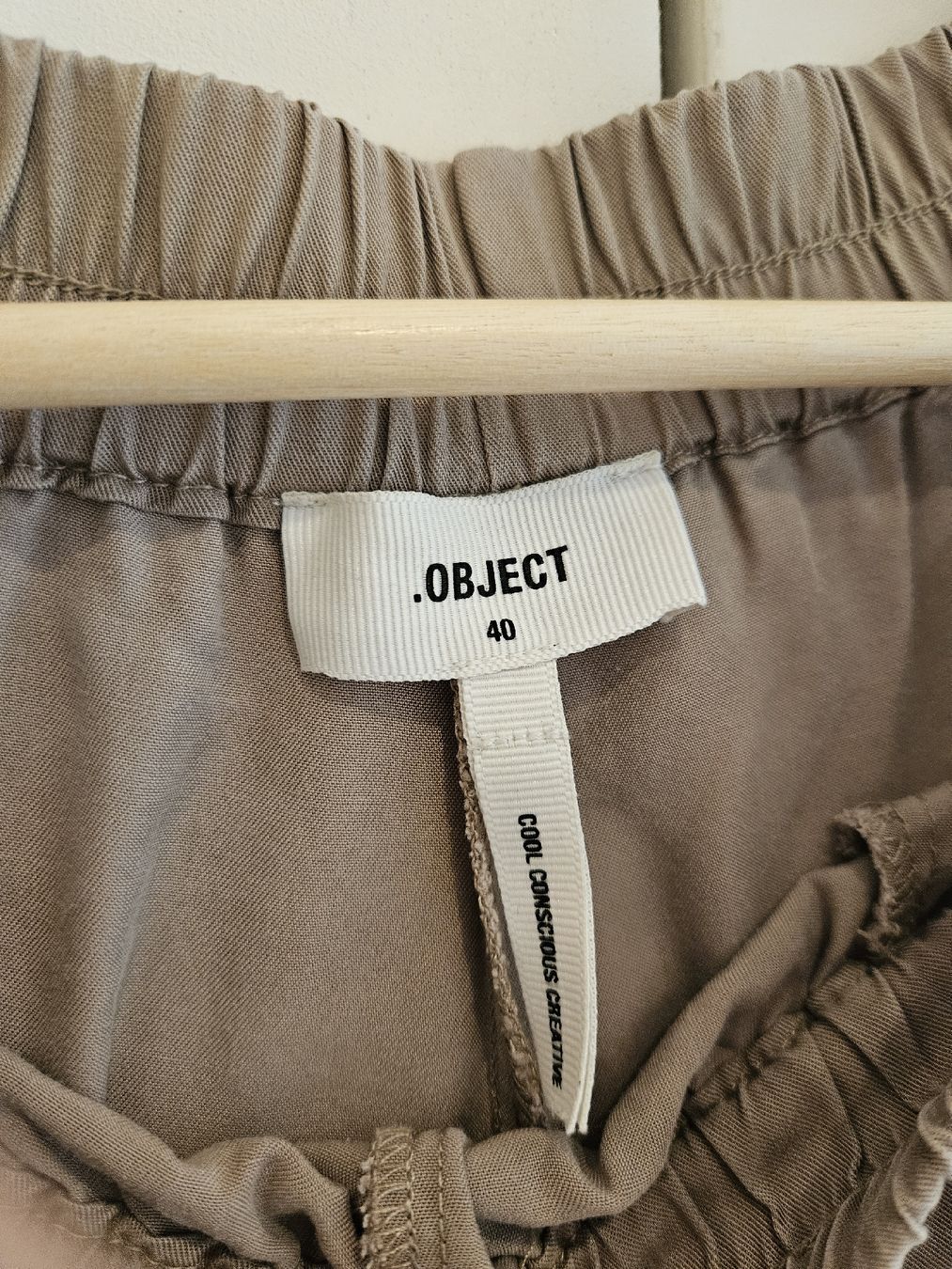 Pantaloni: Object Shorts, beige, Tencel, Gr L / 40 – Usato da Brig venduto da SarahsWardrobe 1