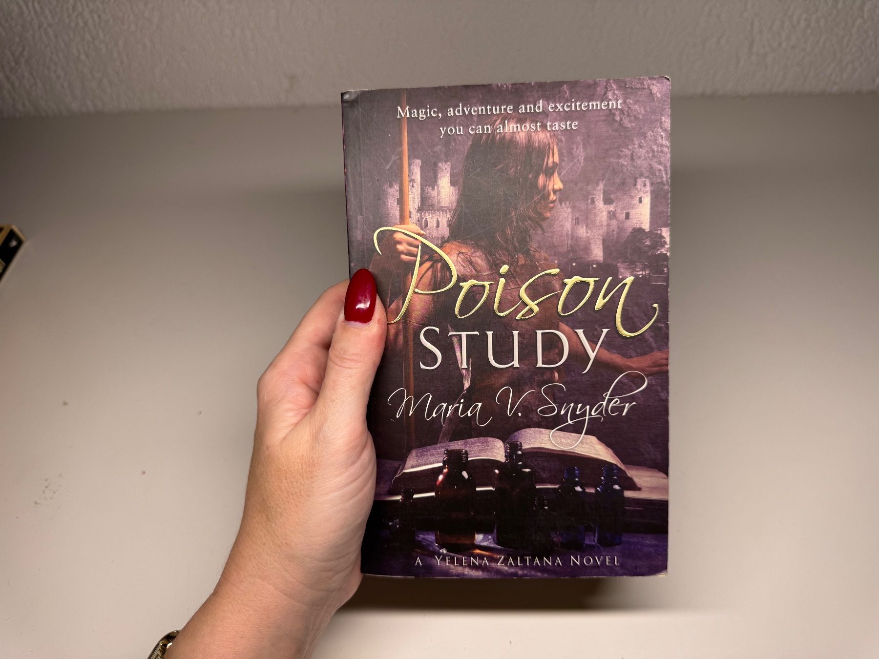 Libri: NOVEL: Maria V. Snyder, Poison Study – Usato da Grosswangen venduto da English_books