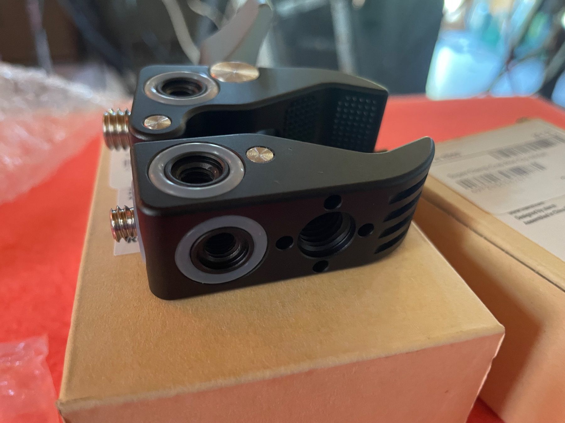 Supporti a parete: 2x Ulanzi Super Clamp Für Kamera oder  DSLR – Usato da Zürich venduto da Arcana_Fail 3