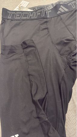 Pantaloni sportivi Adidas Techfit -