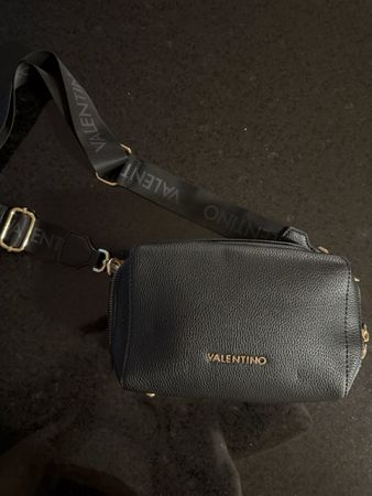 Valentino Umhängetasche schwarz guter Zustand