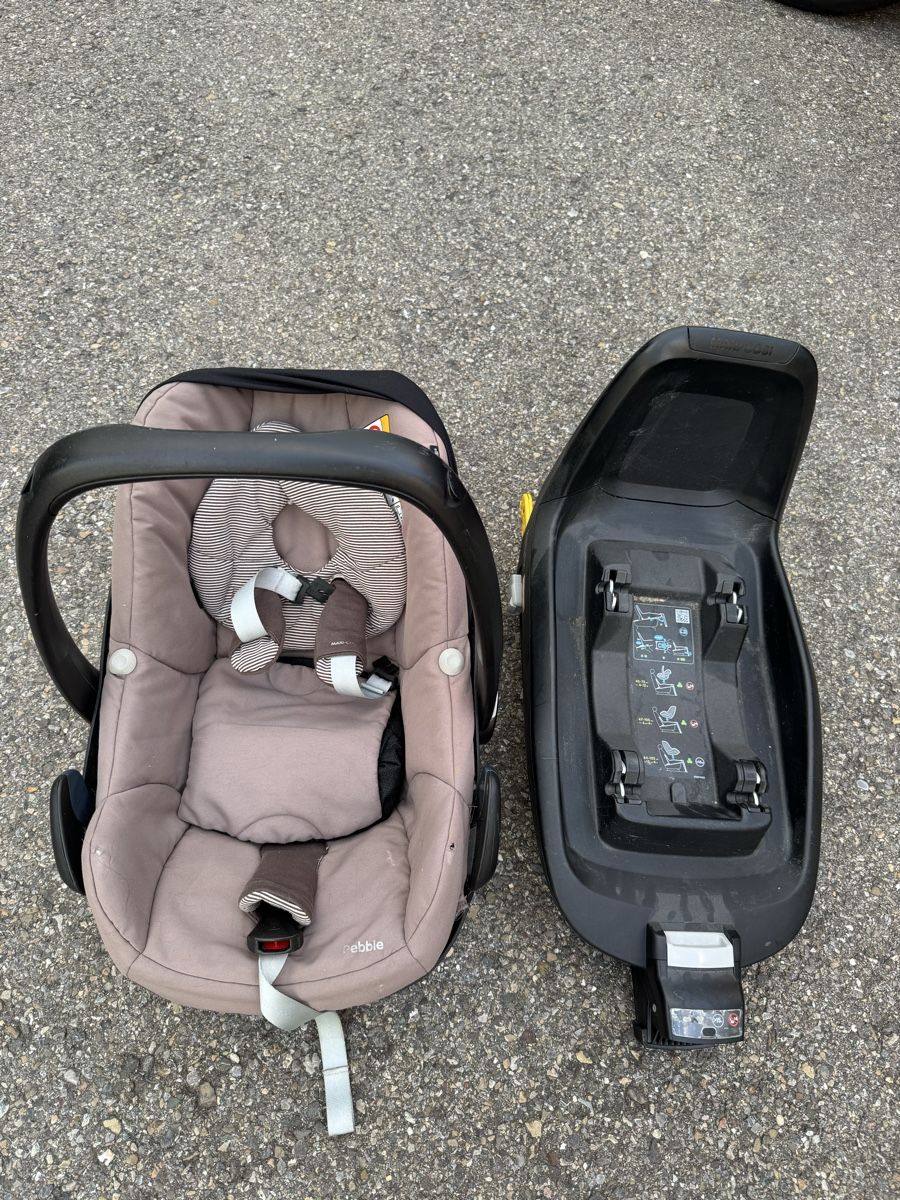 Maxi-Cosi Auto-Kindersitze: Maxi-Cosi Babyschale mit FamilyFix Basis – Gebraucht aus Salmsach von leahm4rtin 1