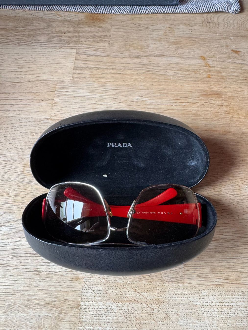 Prada Occhiali & Lenti: Prada Vintage shades – Usato da Luzern venduto da Antiquesonline 2