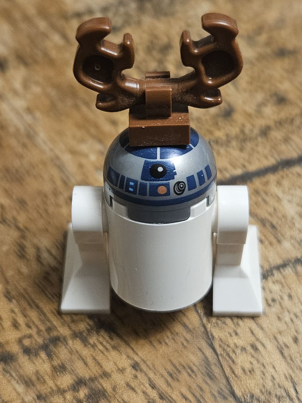 Lego Kit di costruzioni: lego figurine star wars Astromech Droid, R2-D2, Reindeer – Usato da Confignon venduto da Ecrofigs 1