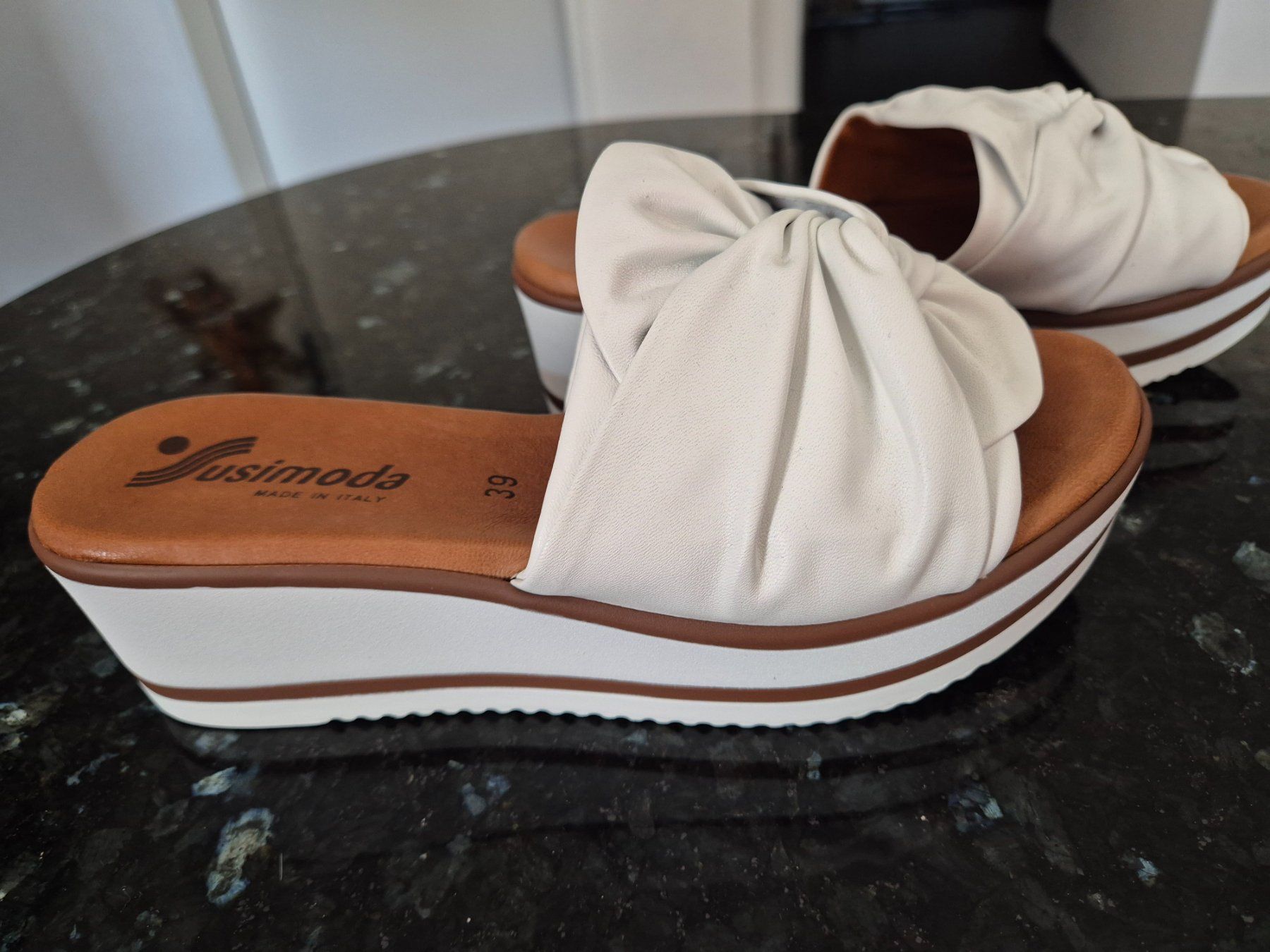 Scarpe da donna: Pantolette weiss, Grösse 39 – Nuovo e nell'imballaggio originale da Niederglatt ZH venduto da Harvest 2