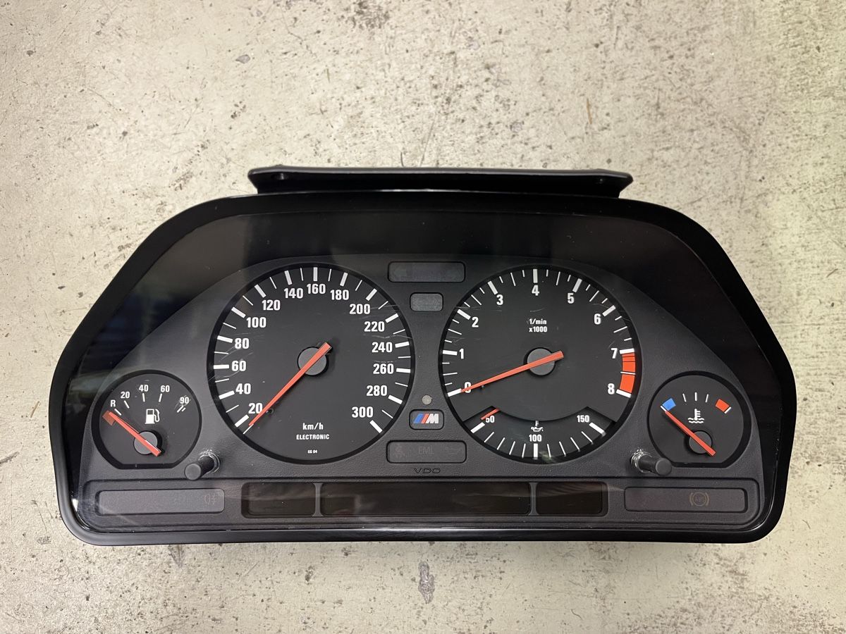 BMW Tutti pezzi di ricambio auto: BMW e34 M5 Tacho – Usato da Greppen venduto da Slik21