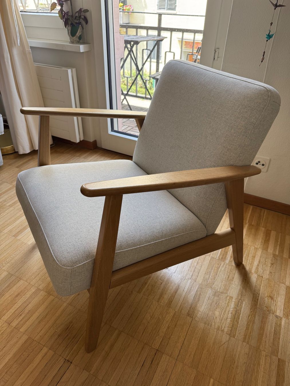 Ikea Poltrone: Sessel hellgrau Holzgestell guter Zustand – Usato da Zürich venduto da sofiaalpac 1