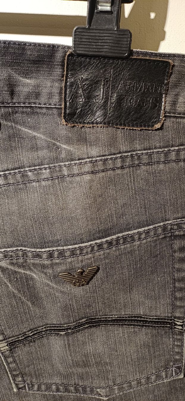 Armani Jeans: Jeans Armani Jeans neri – Gebraucht aus Origlio von pao_lsz5 2