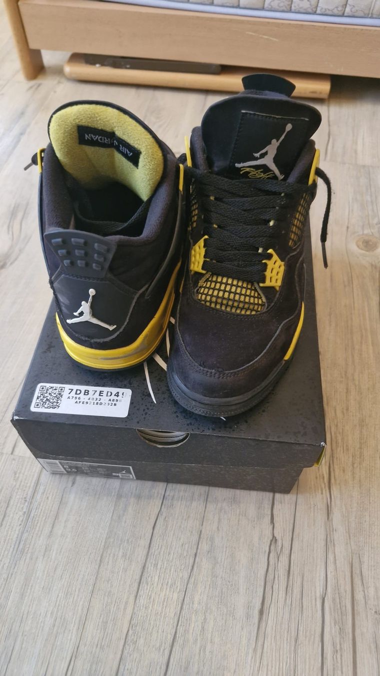 Jordan Scarpe da uomo: Jordan 4 yellow thunders Gr.41 mit Box – Usato da Villmergen venduto da onyx.50