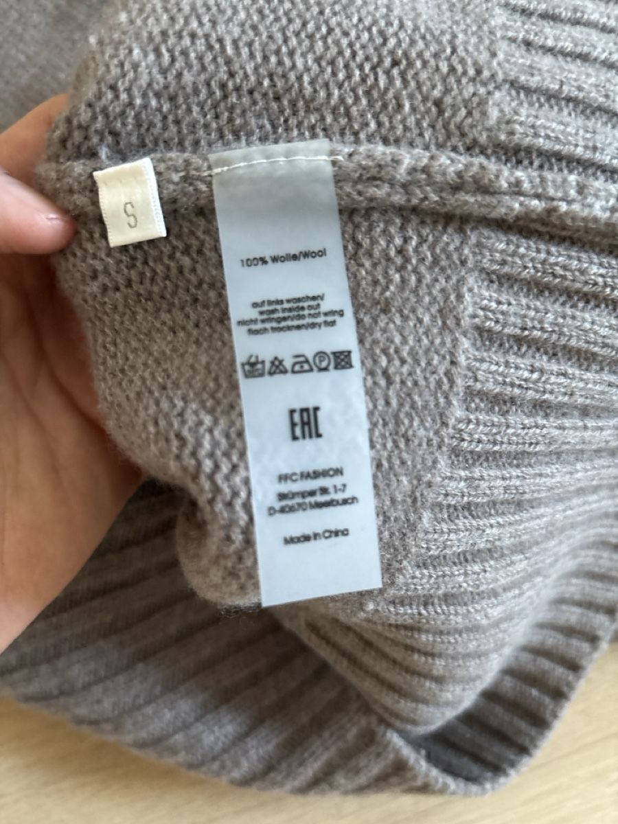 Maglioni & Felpe: FFC Cardigan – Usato da Cham venduto da sbr_7cmv 3