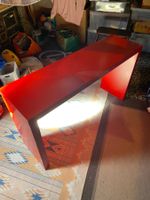 Table console rouge laquée, design moderne (IKEA)