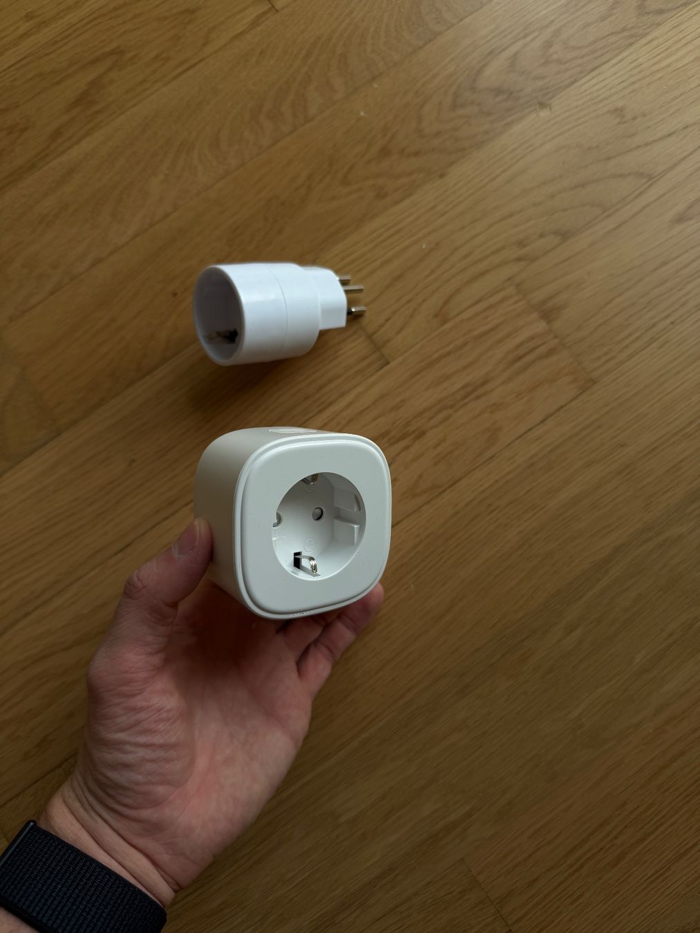 Spine: Meross Smart Steckdose inklusive Adapter – Nuovo (secondo la descrizione) da Dübendorf venduto da cendre
