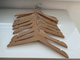 Kleiderbuegel Holz natur 12 Stk. guter Zustand