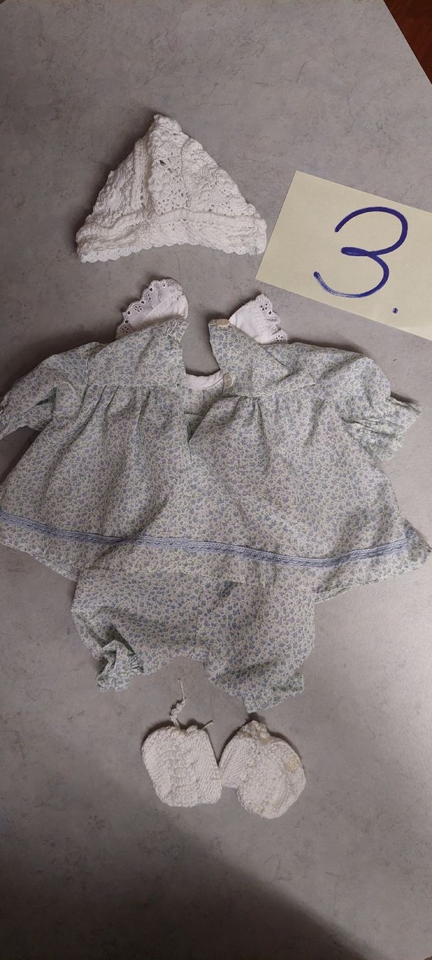 Puppen: Puppenkleider  – Gebraucht aus Muri AG von nindo1 7