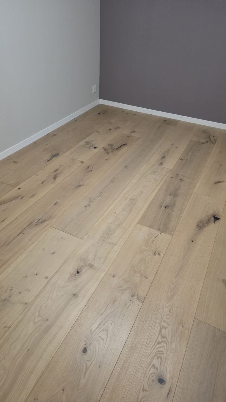 Articoli in legno: Parkett Dielen Eiche Roh holz Look – Nuovo e nell'imballaggio originale da Rothrist venduto da swiss-laminat 2