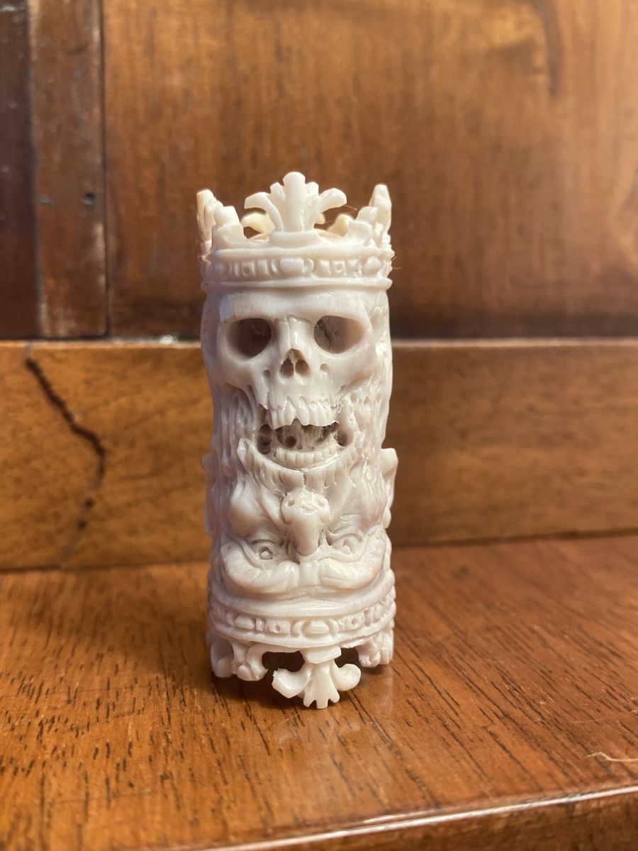 Statuette: Memento Mori, Hirschhorn geschnitzt – Usato da Berikon venduto da Samurai67ch 1