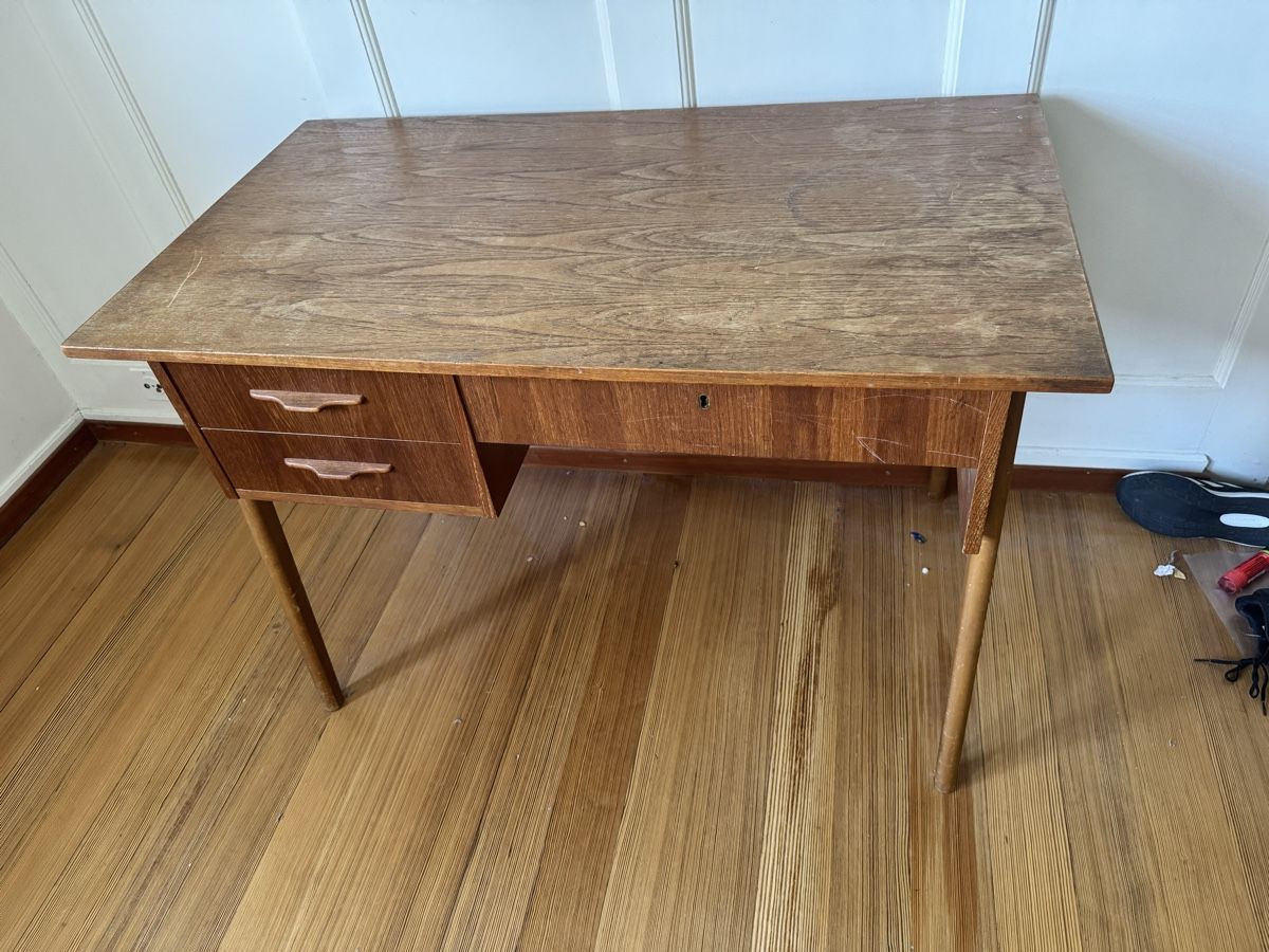 Scrivanie: Mid-Century dänischer Schreibtisch – Usato da zürich venduto da goldklumpen 4