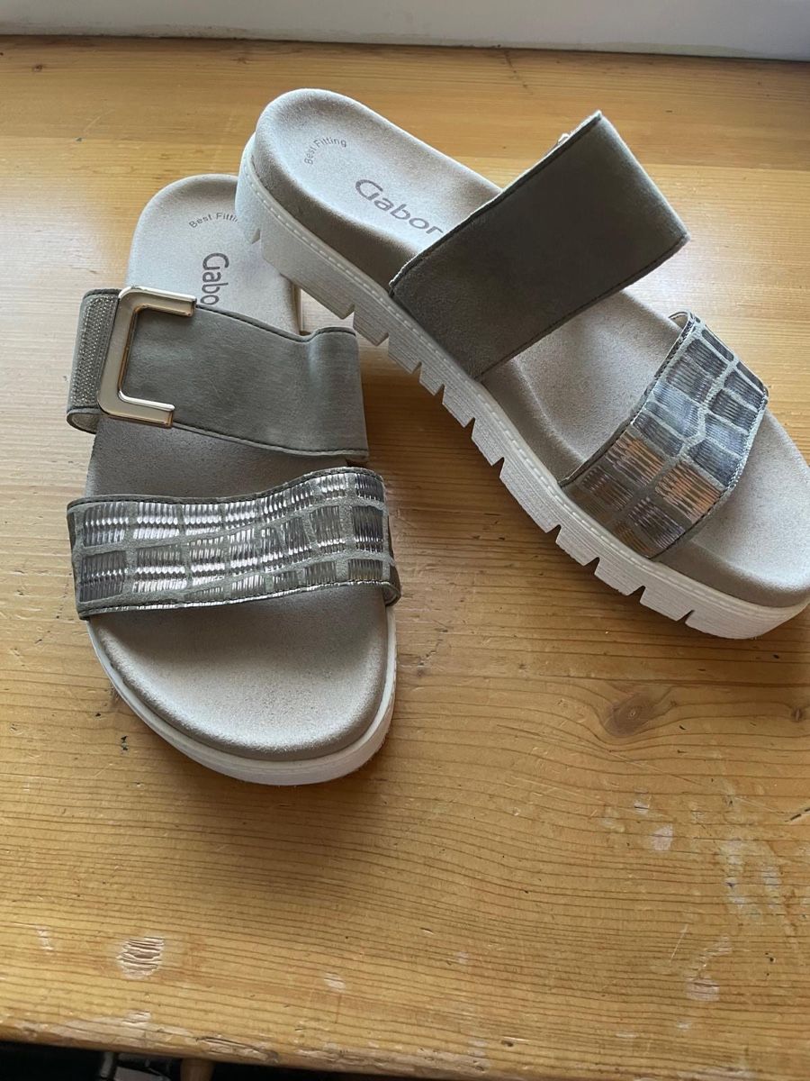 Gabor Scarpe da donna: Pantolette Gabor grau/silber Gr. 40 – Nuovo (secondo la descrizione) da Winterthur venduto da liv_9mkv