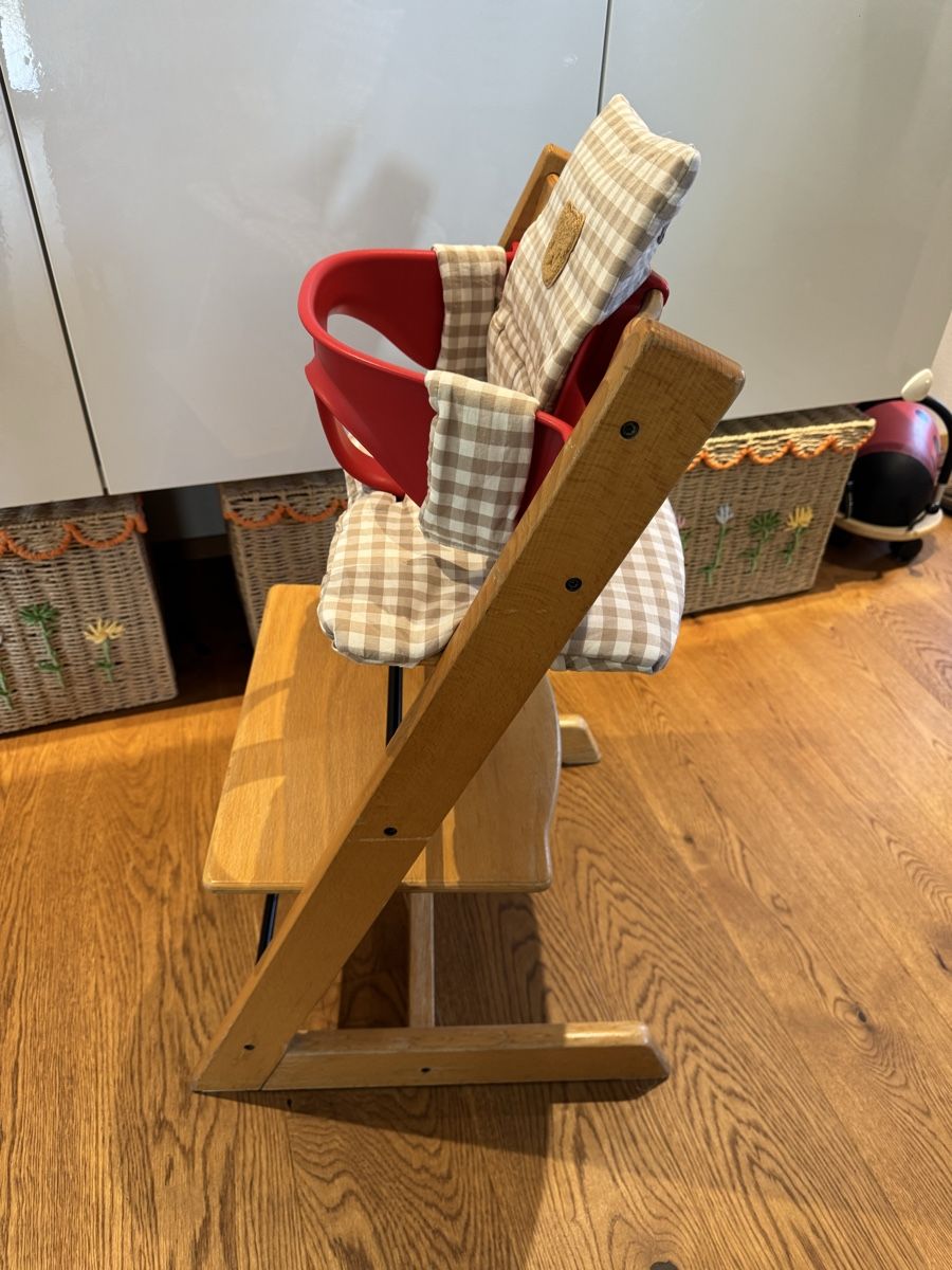 Stokke Seggioloni: Stokke Tripp Trapp Hochstuhl - Versand möglich – Usato da Neuhaus SG venduto da chinderegge
