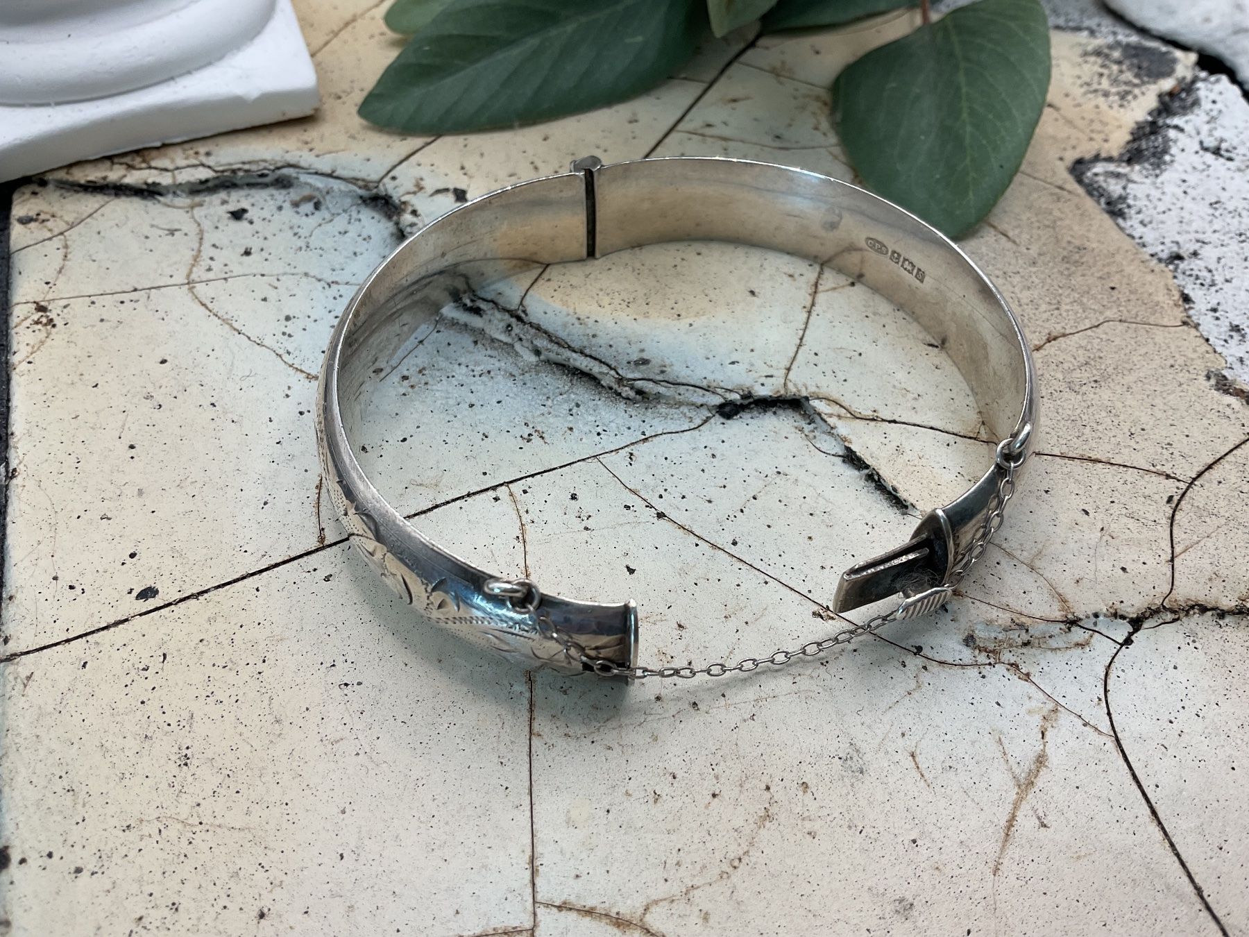 Bracciali & Braccialetti: Vintage Armreif ziseliert – Usato da Luzern venduto da S.Kern01 1