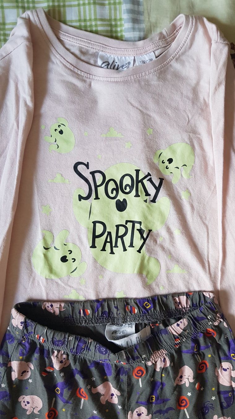 Aldi Pyjamas & Ähnliches: Halloween Pyjama Gr.122/128 – Gebraucht aus Luzern von silvermoon12 2