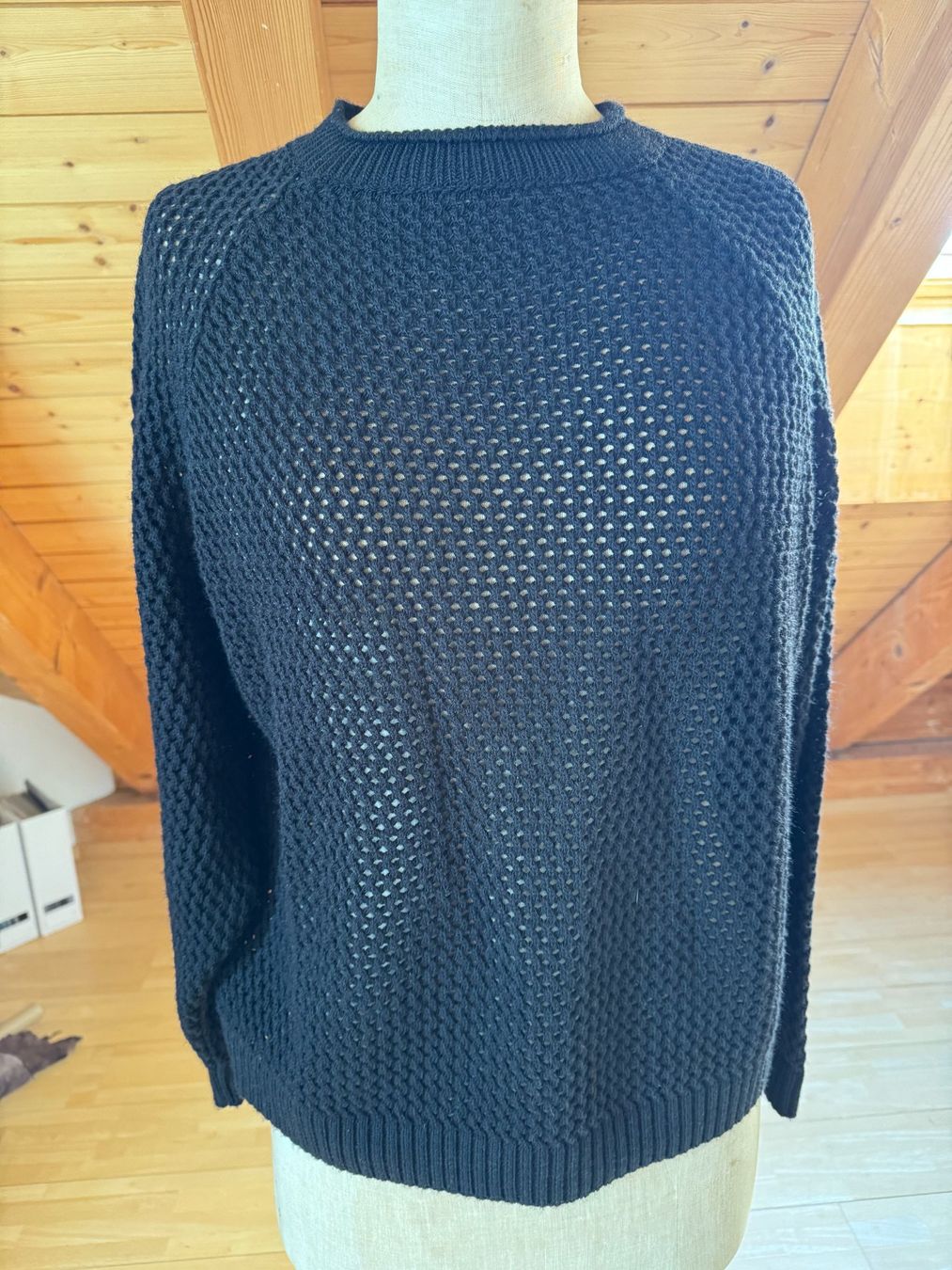 Maglioni & Felpe: Schwarzer Lochstrickpullover von Juul&Belle – Nuovo (secondo la descrizione) da Stäfa venduto da Mofi8712 1