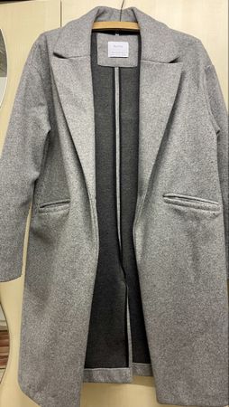 Grauer Bershka Wintermantel,  Gr. M, Top Zustand!