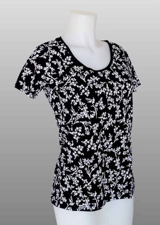 Blumiges Shirt schwarz/weiss Gr. M NEU