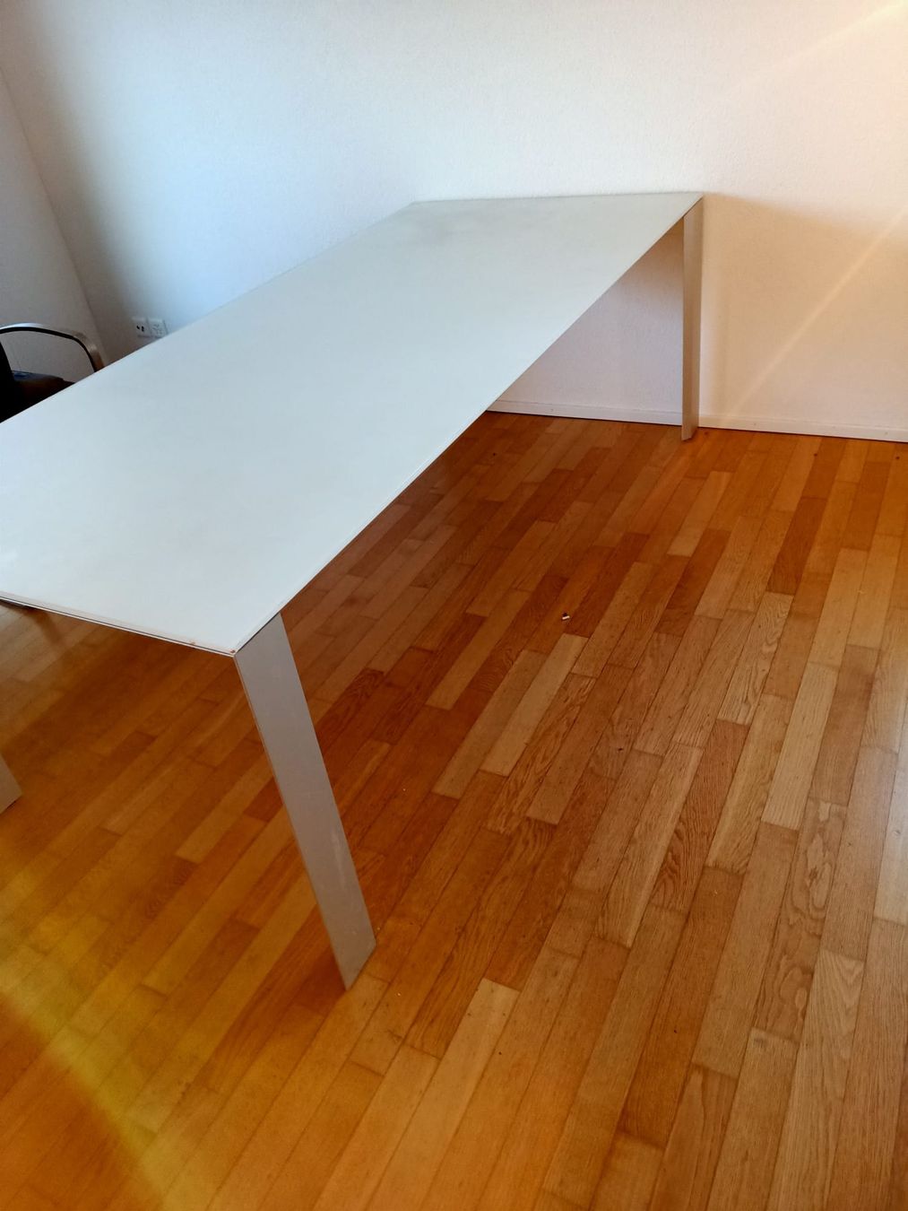 Tables: Esstisch aus Milchglas – D'occasion à Eich par eishak 1