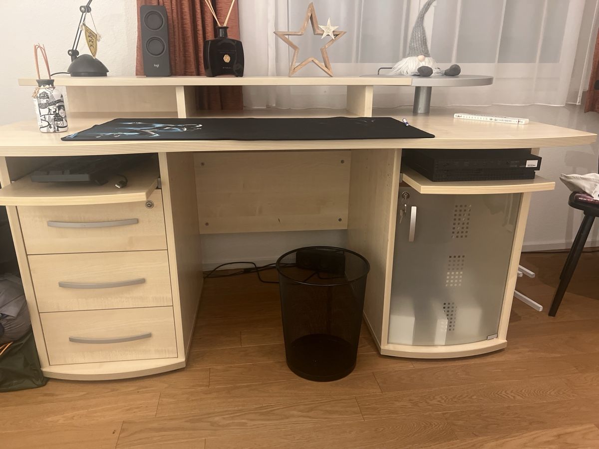 Bureaux: Schreibtich  – Neuf (Voir description) à Glattfelden par nic_kz6f