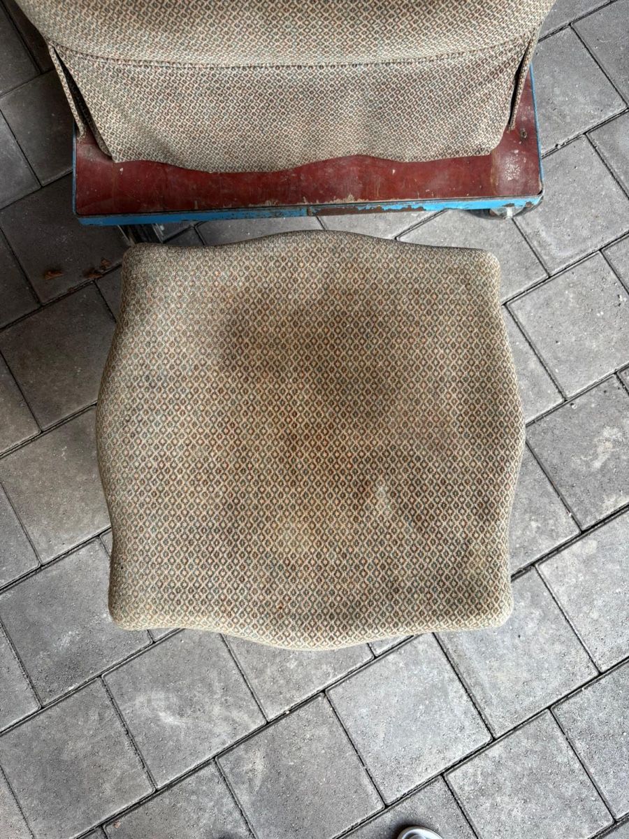 Sessel: Bequemer Sessel mit Hocker – Gebraucht aus Oberweningen von Zabrina 4
