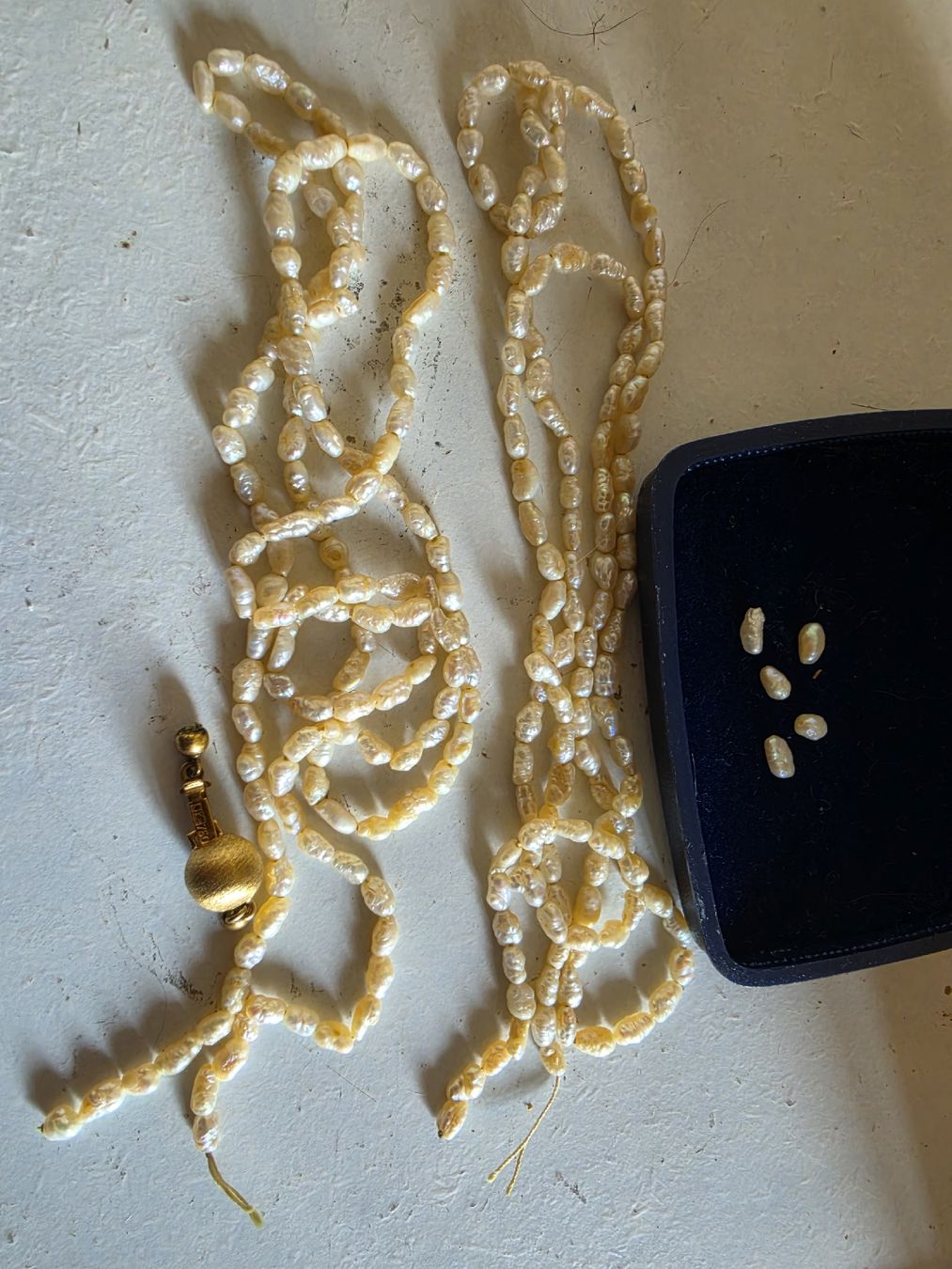 Ketten: Collier perles d'eau douce  – Gebraucht aus Neuchâtel von e57_h6y5