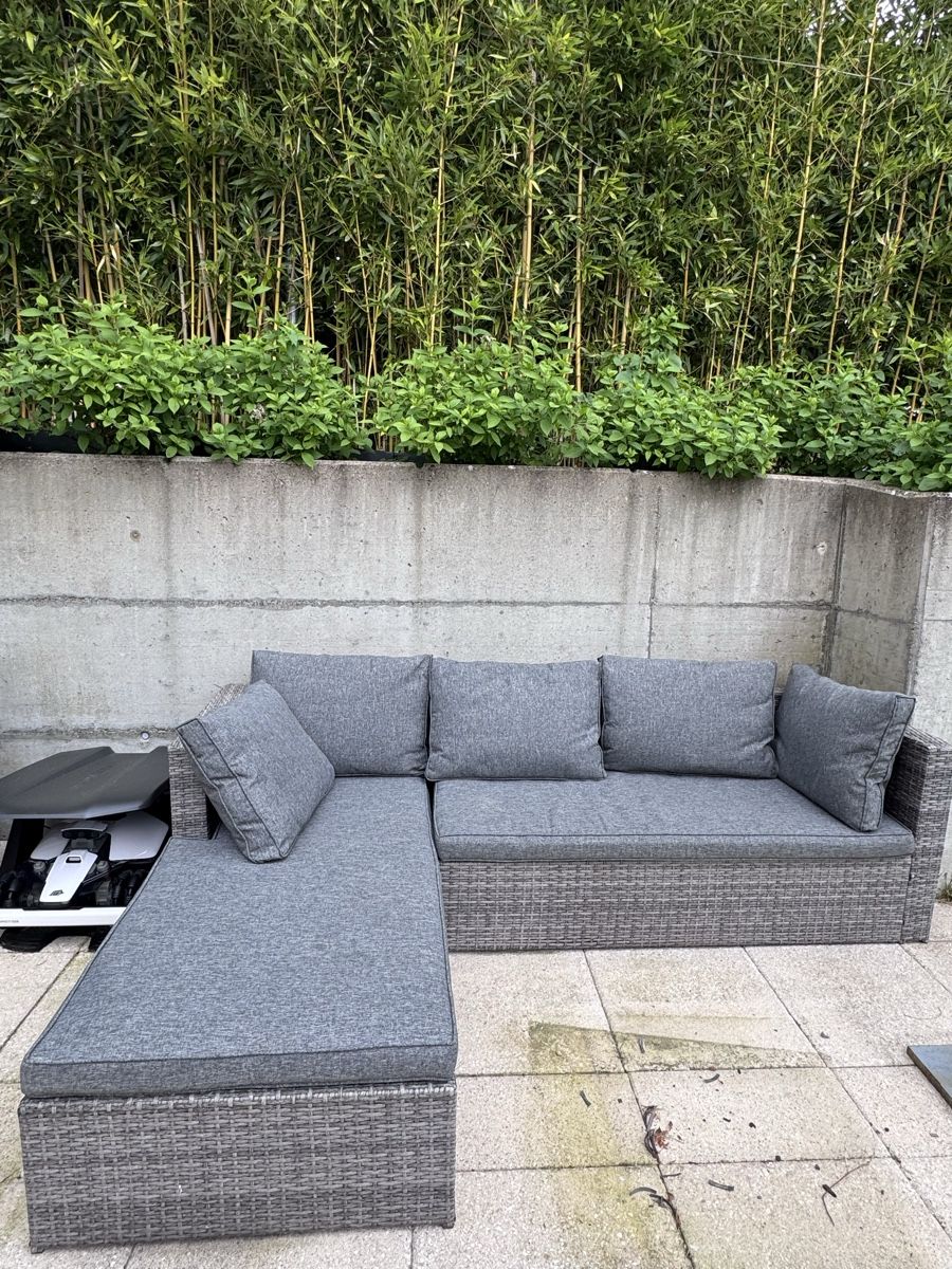 Divani: Graue Gartenlounge mit Tisch – Usato da Küsnacht ZH venduto da nad_z627