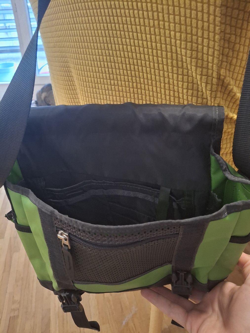 North Face Borse: The North Face Messenger Bag vintage – Nuovo (secondo la descrizione) da Lausanne venduto da ael_f6f6 2