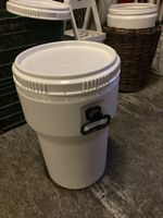 2 Gastronomiebehälter für Lebensmittelsabfälle