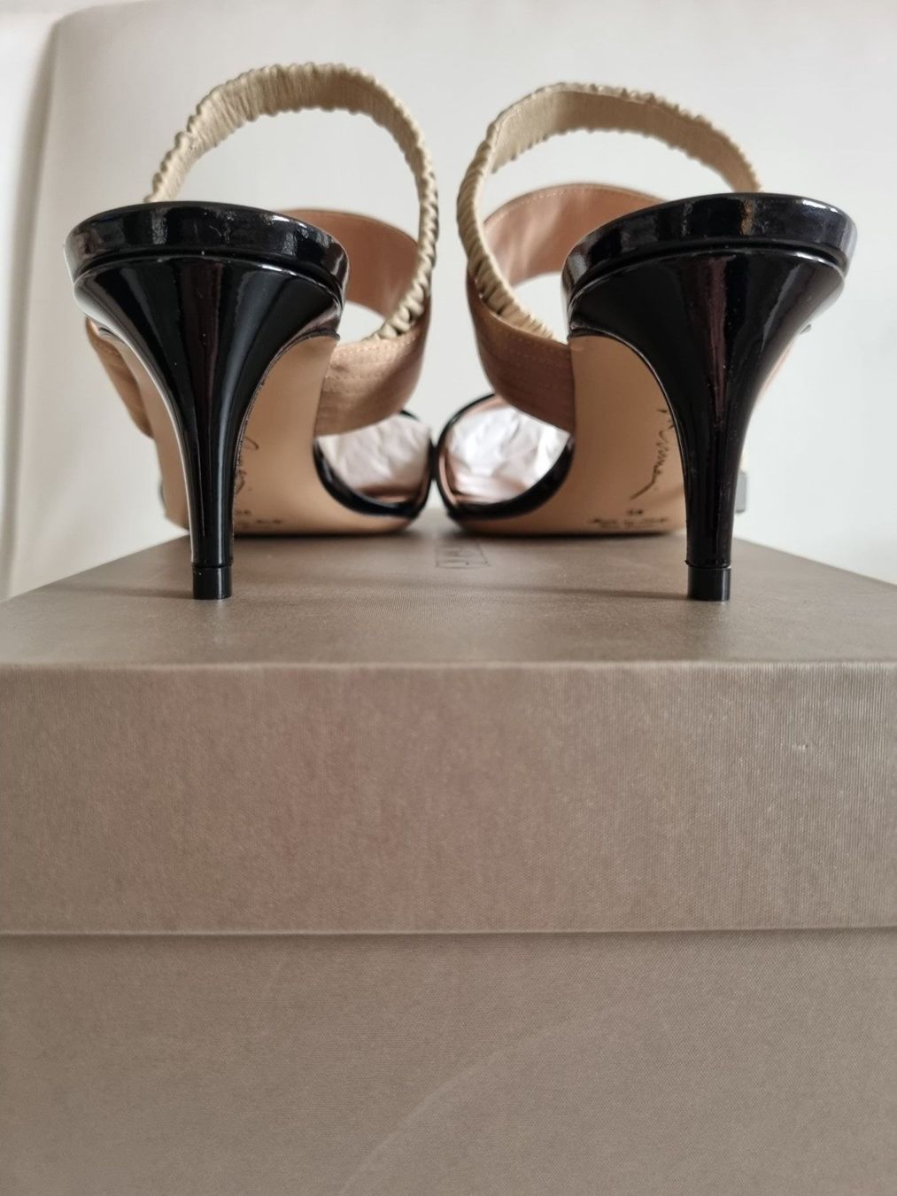 Armani Chaussures femmes: Armani Schue – Neuf (Voir description) à Arbedo par Gyn 5