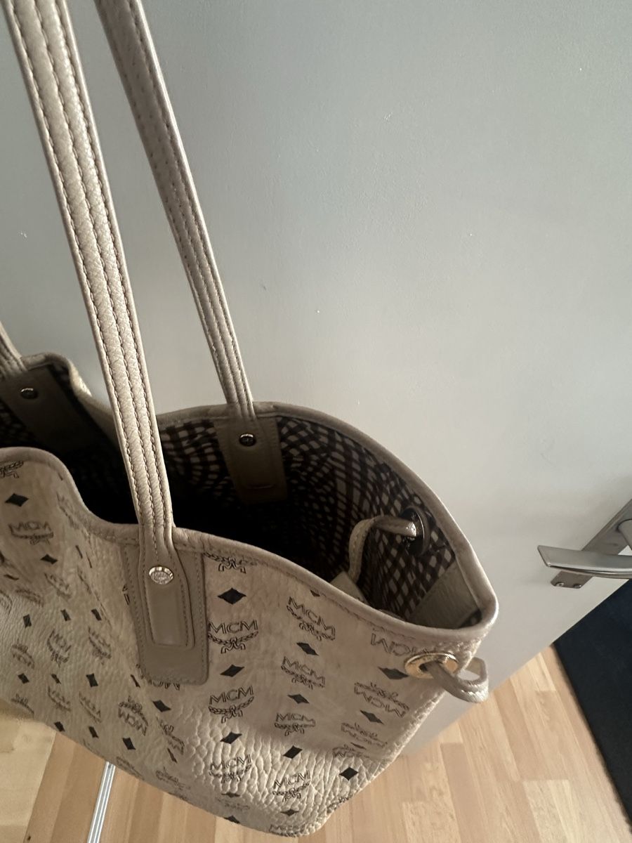 Mcm Sacs femmes: Original MCM Shopper Beige Medium mit Clutch – D'occasion à St. Gallen par Kosa97 1