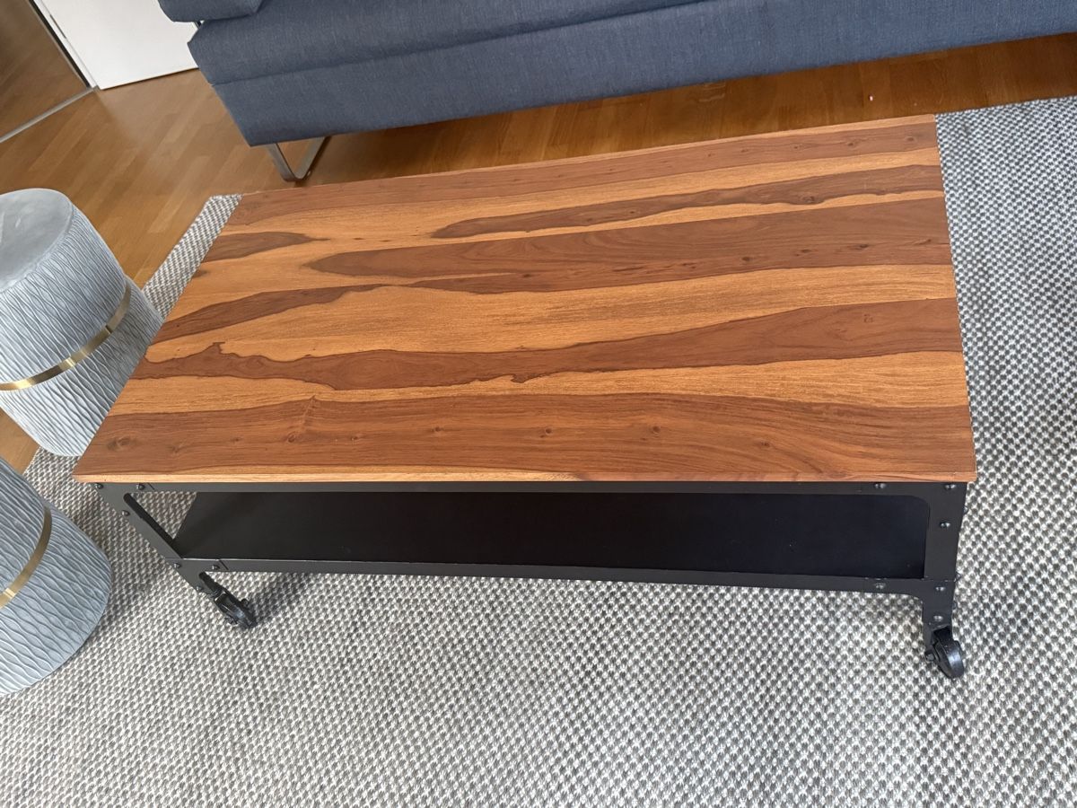 Tavoli: Massiver Couchtisch aus Echtholz & Metall – Usato da Luzern venduto da Migler