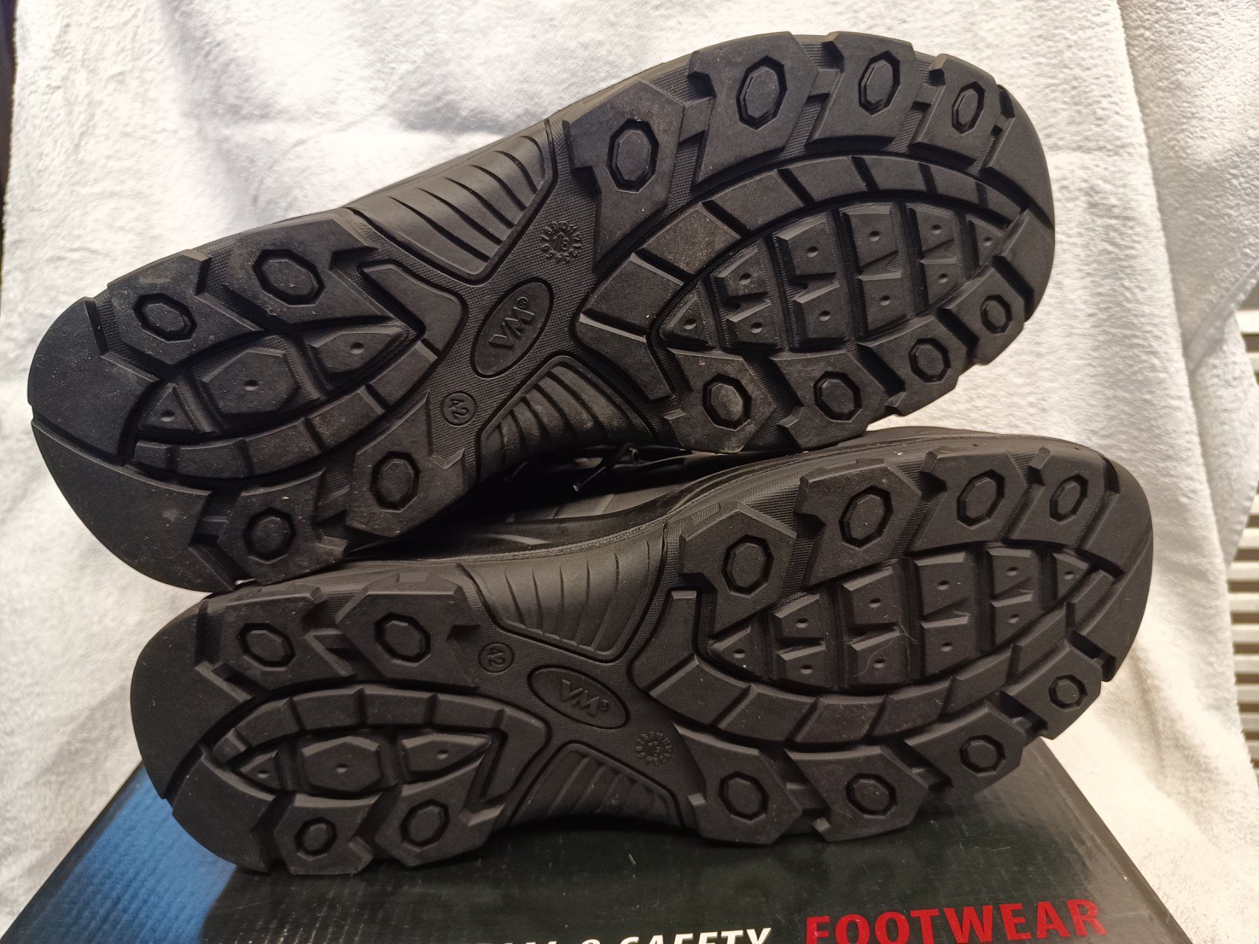 Herrenschuhe: Berufsschuh / Arbeitsschuh / Stiefel O2 – Neu und originalverpackt aus Oberegg von A-Z.Handel.Loehrer 5